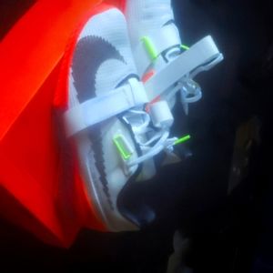 weight-lifting shoes